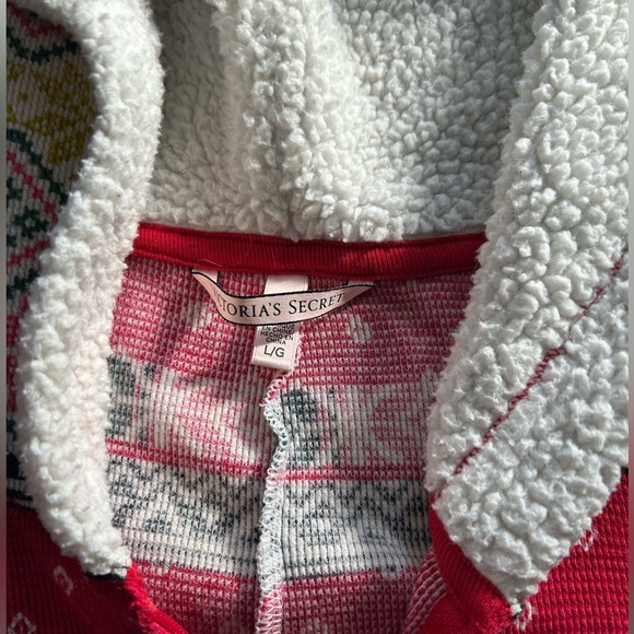 Absolutely adorable rhtf size large but fits a xl easy its super stretchy - Picture 5 of 5